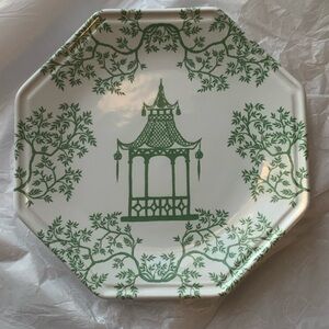 Southern Living Green and White Pagoda Plate